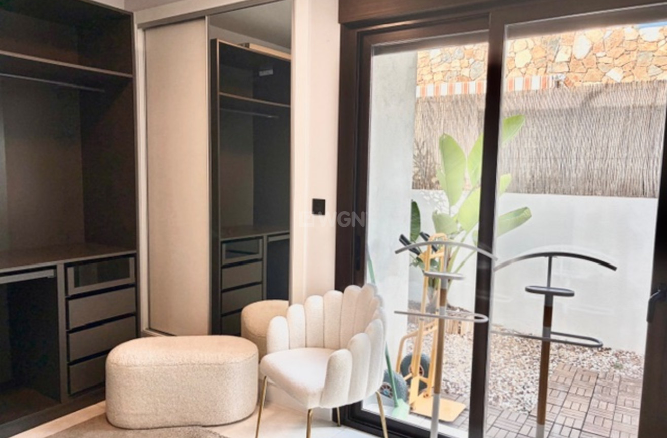 Odsprzedaż - Villa - Cabo Roig - Costa Blanca