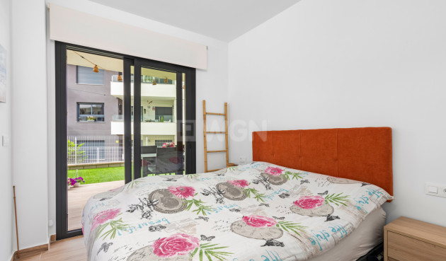 Odsprzedaż - Mieszkanie w bloku - Villamartin - Costa Blanca