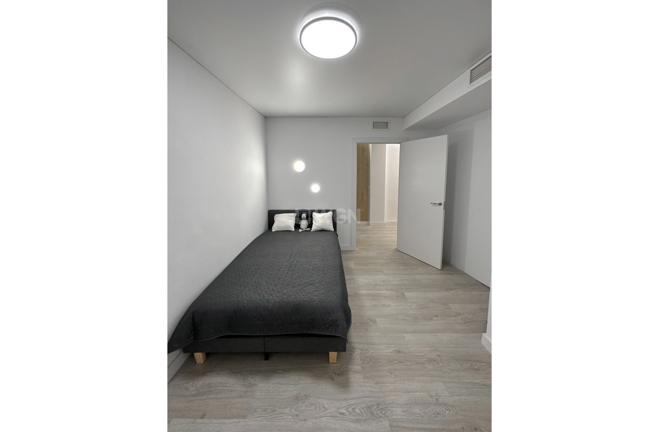 Resale - Apartment / flat - Torrevieja - Costa Blanca