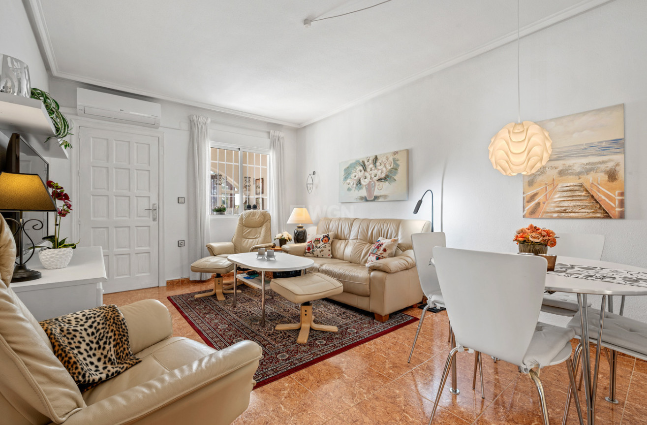 Resale - Villa - La Marina - Costa Blanca