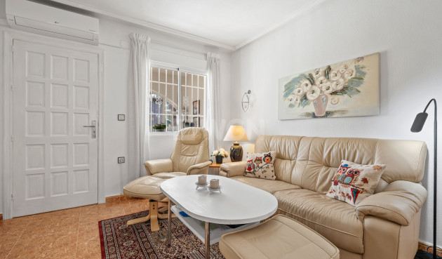 Resale - Villa - La Marina - Costa Blanca