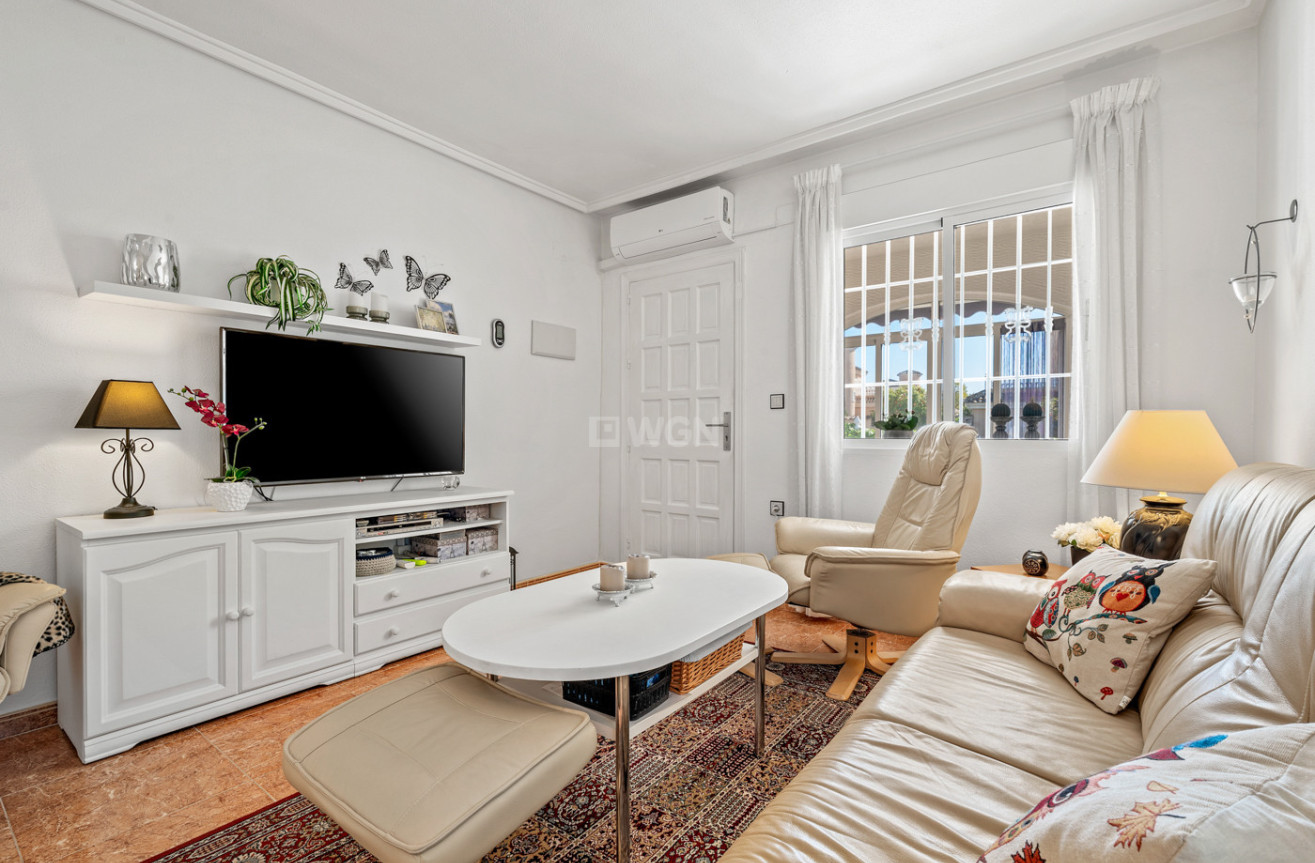 Resale - Villa - La Marina - Costa Blanca