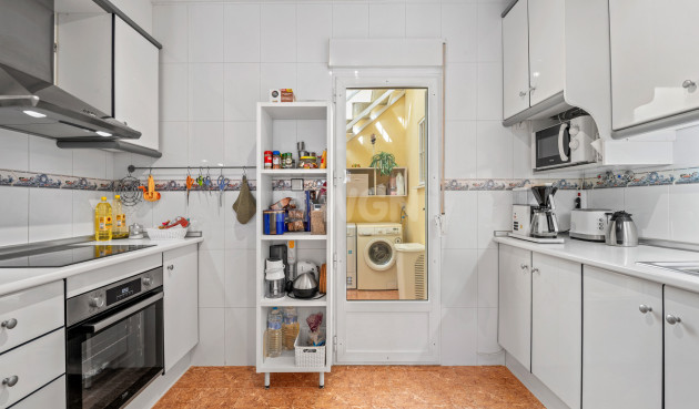 Resale - Villa - La Marina - Costa Blanca