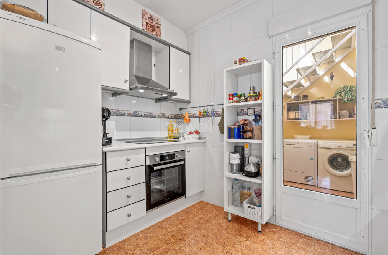 Resale - Villa - La Marina - Costa Blanca