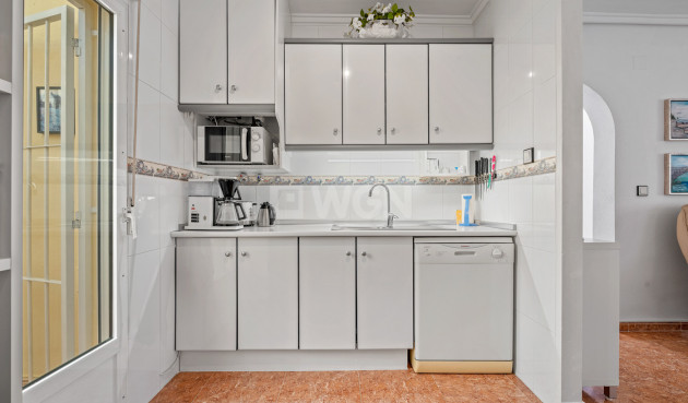 Resale - Villa - La Marina - Costa Blanca