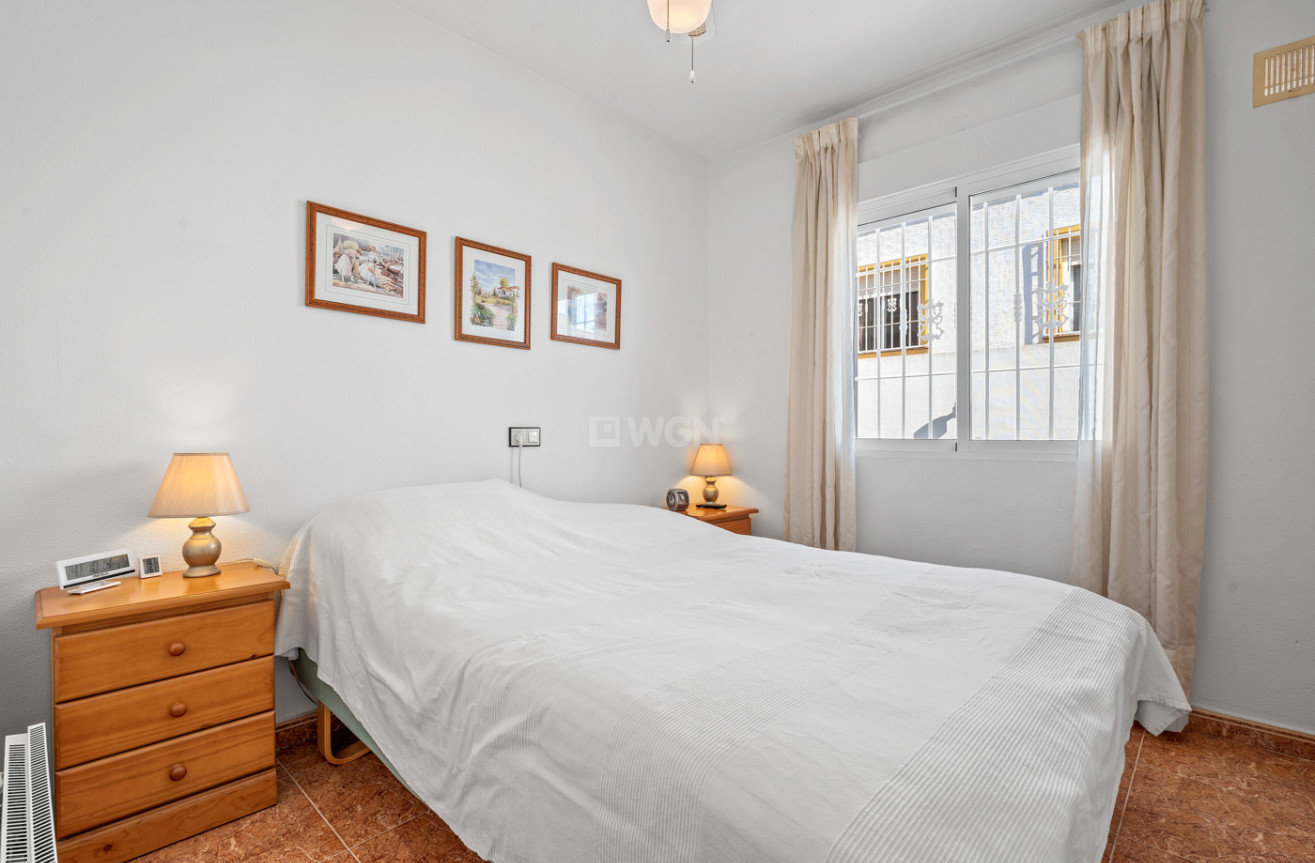 Resale - Villa - La Marina - Costa Blanca