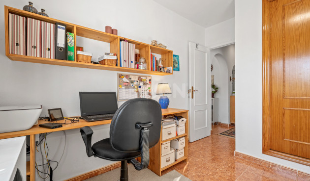 Resale - Villa - La Marina - Costa Blanca