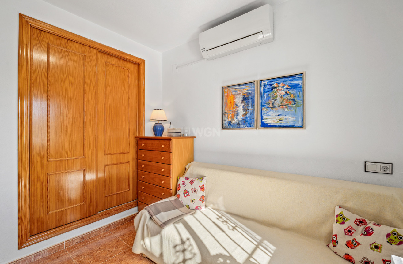 Resale - Villa - La Marina - Costa Blanca