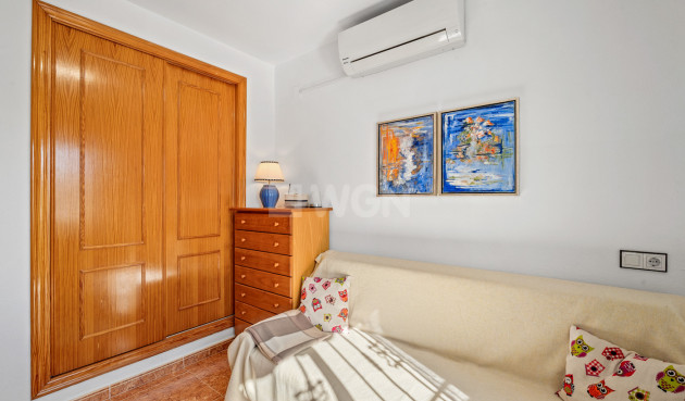 Resale - Villa - La Marina - Costa Blanca