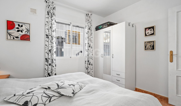 Resale - Villa - La Marina - Costa Blanca