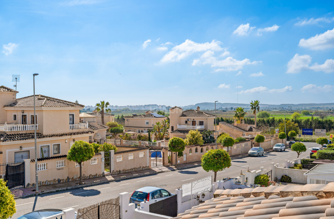 Resale - Villa - La Marina - Costa Blanca