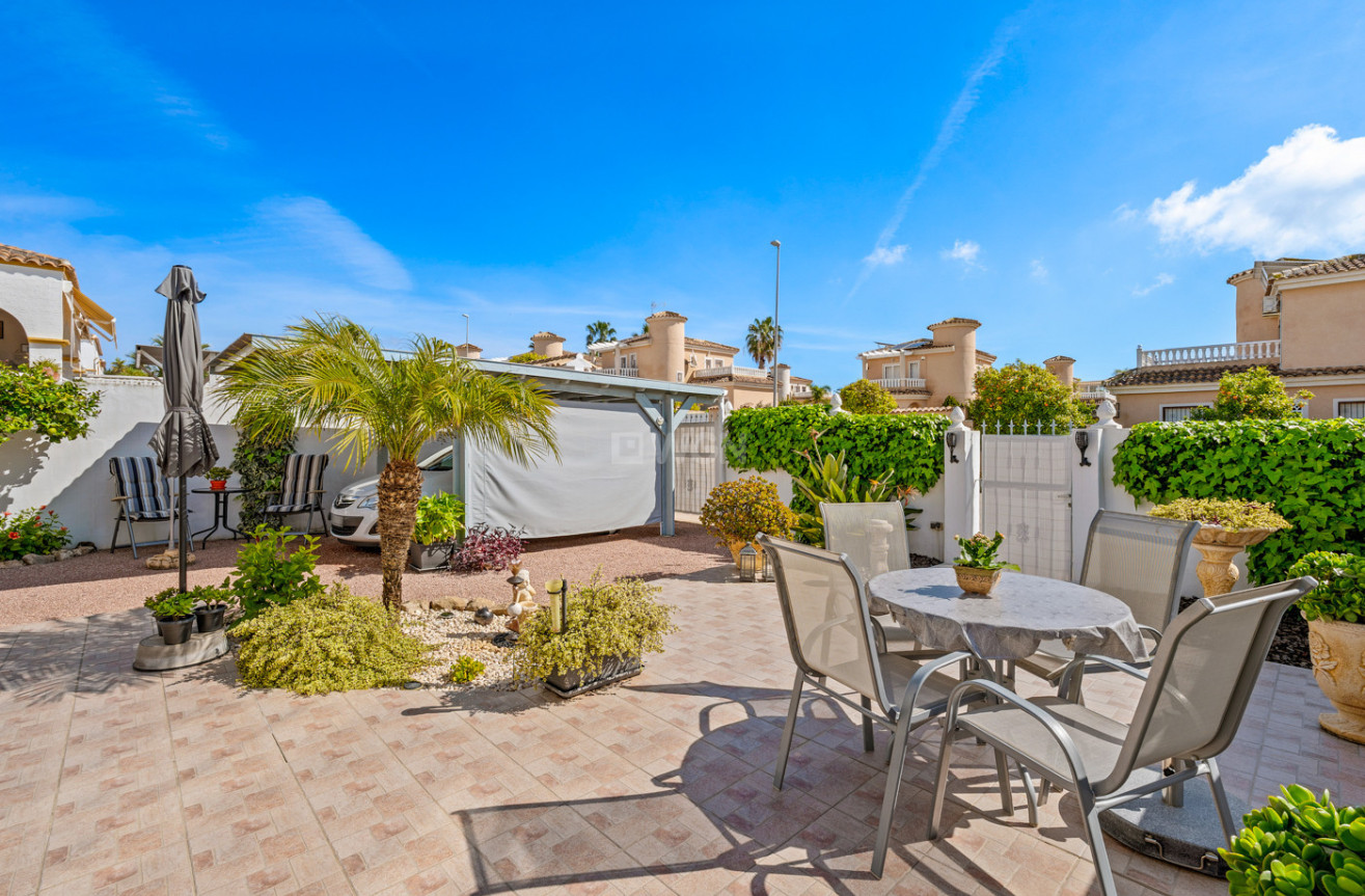 Resale - Villa - La Marina - Costa Blanca