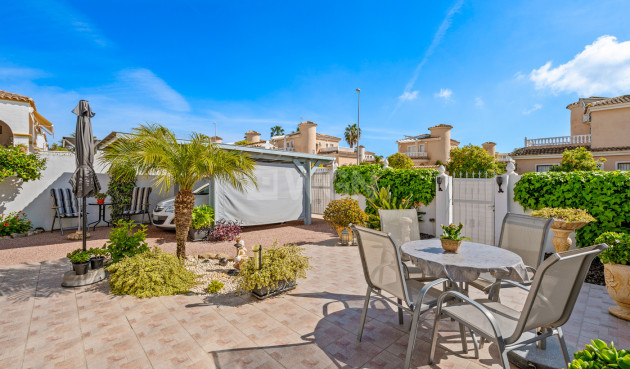 Resale - Villa - La Marina - Costa Blanca