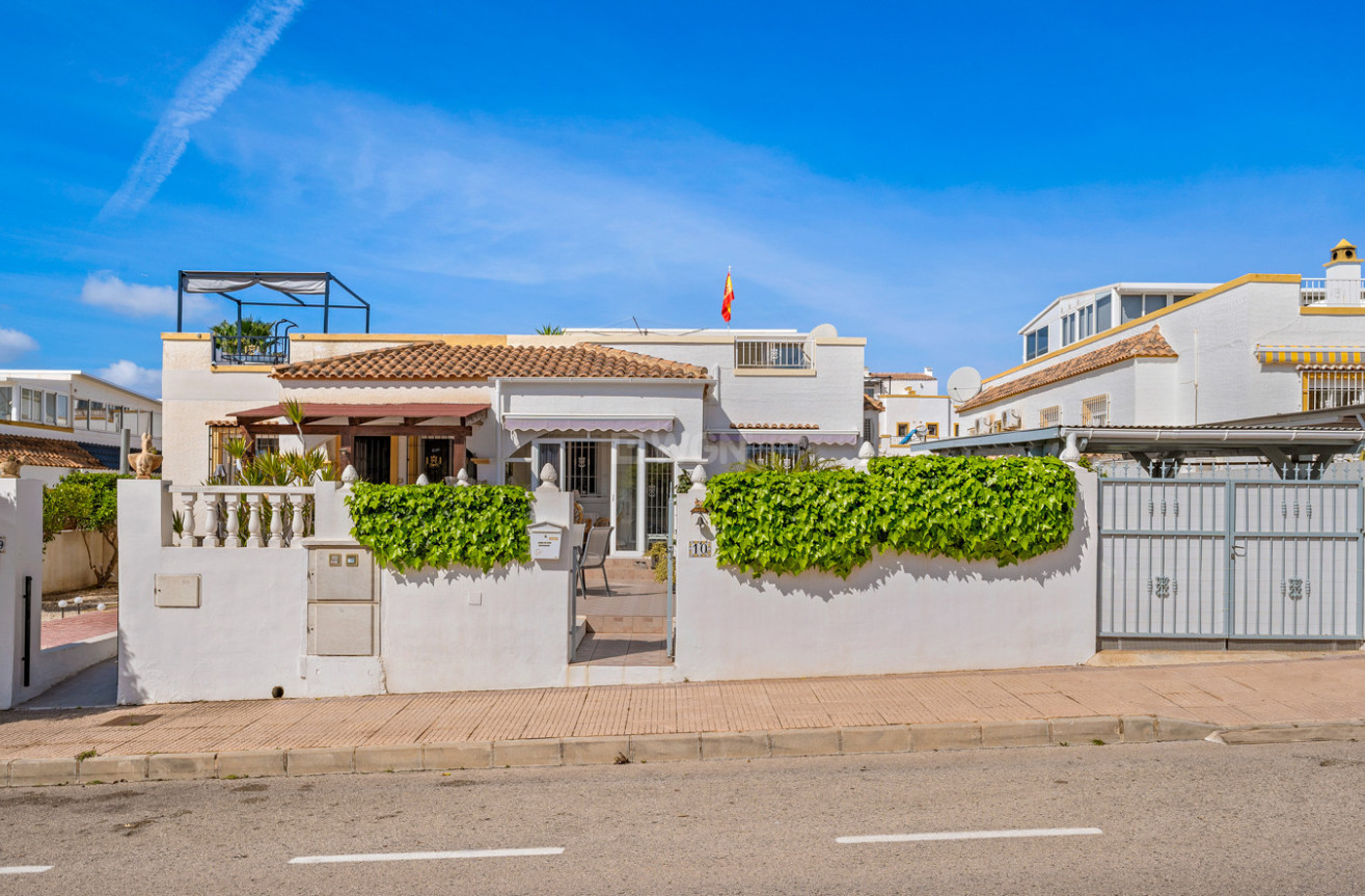 Resale - Villa - La Marina - Costa Blanca