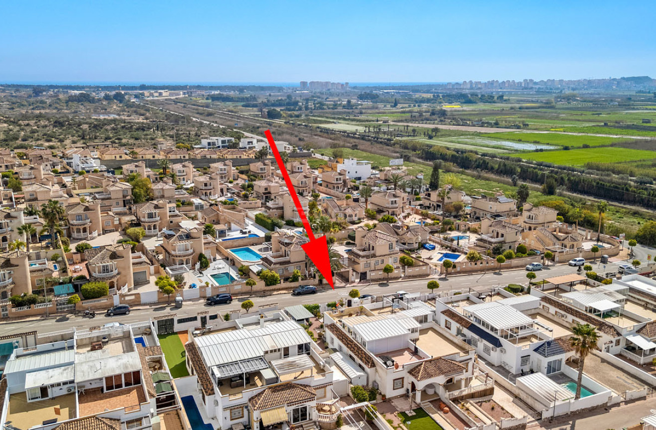 Resale - Villa - La Marina - Costa Blanca