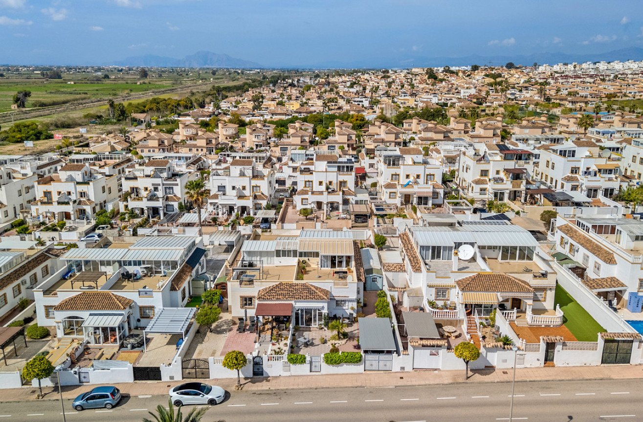 Resale - Villa - La Marina - Costa Blanca