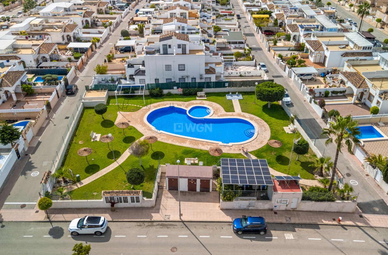 Resale - Villa - La Marina - Costa Blanca