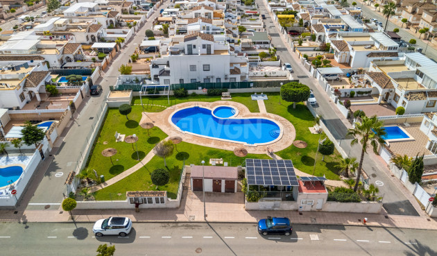 Resale - Villa - La Marina - Costa Blanca