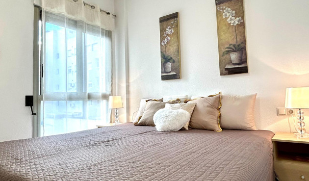 Resale - Apartment / flat - Torrevieja - Centro