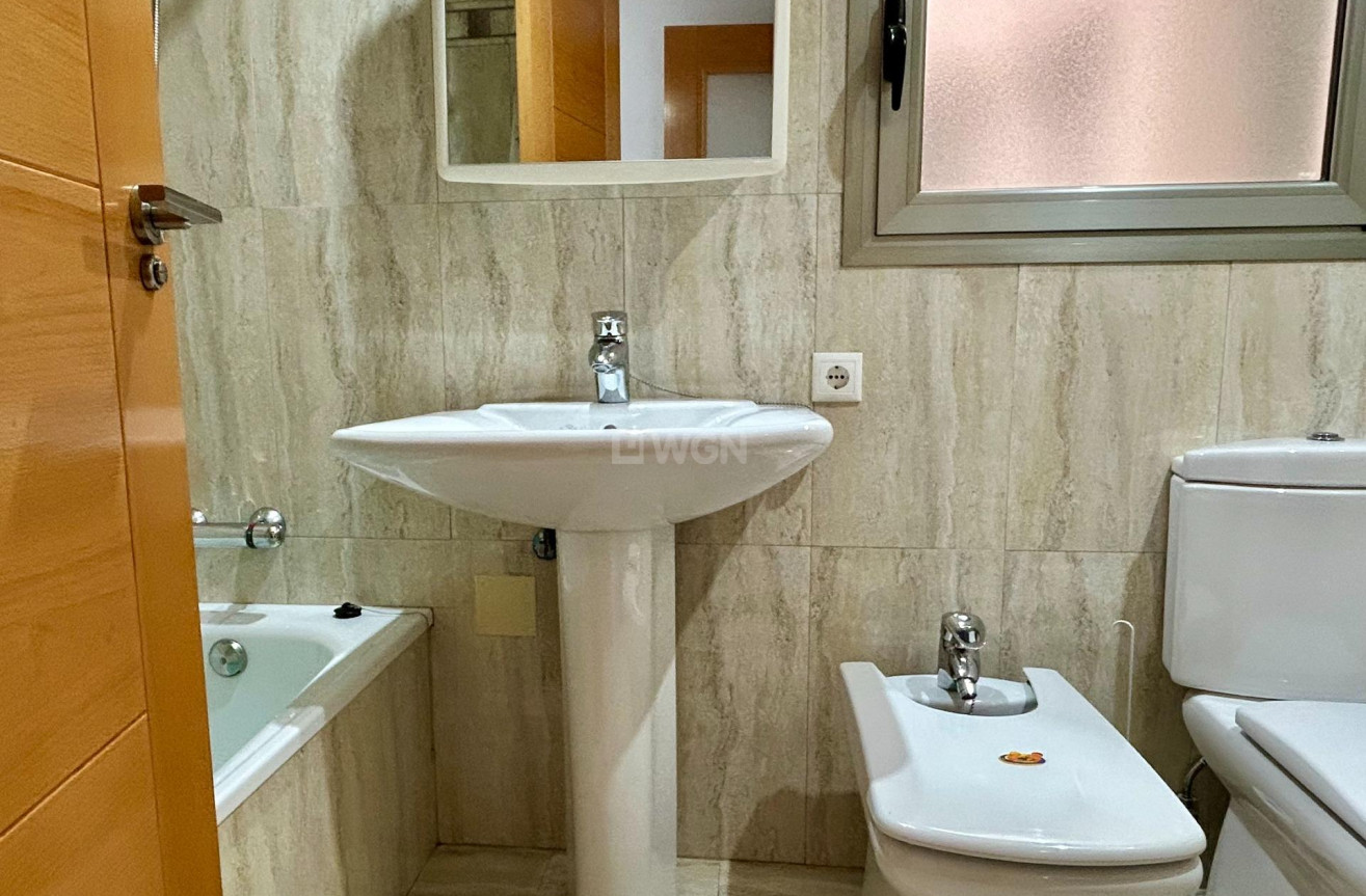 Resale - Apartment / flat - Torrevieja - Centro