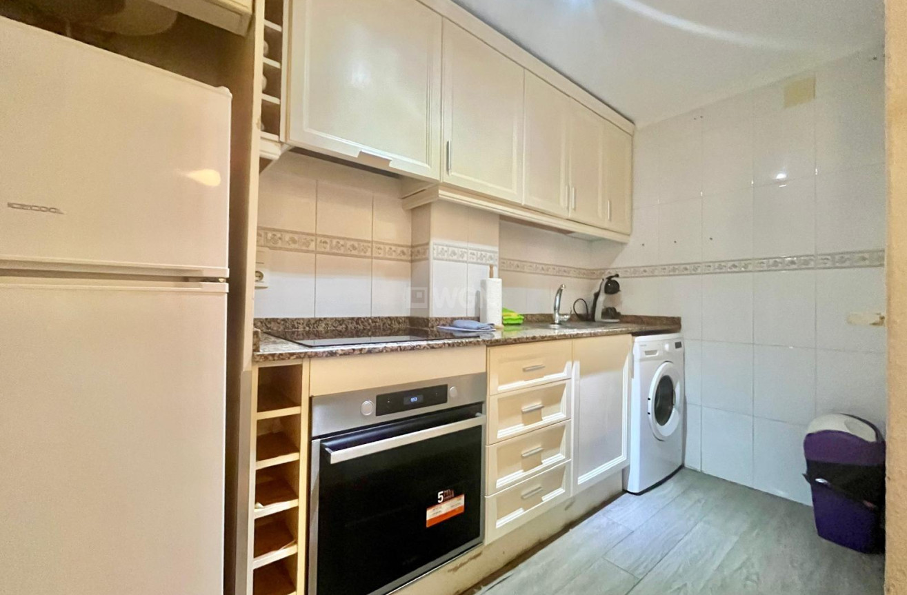 Resale - Apartment / flat - Torrevieja - Acequion