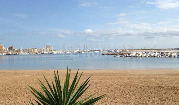 Resale - Apartment / flat - Torrevieja - Acequion