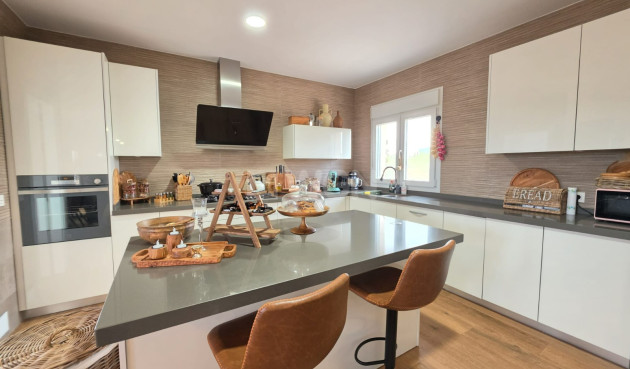 Resale - Villa - Pinoso - Inland