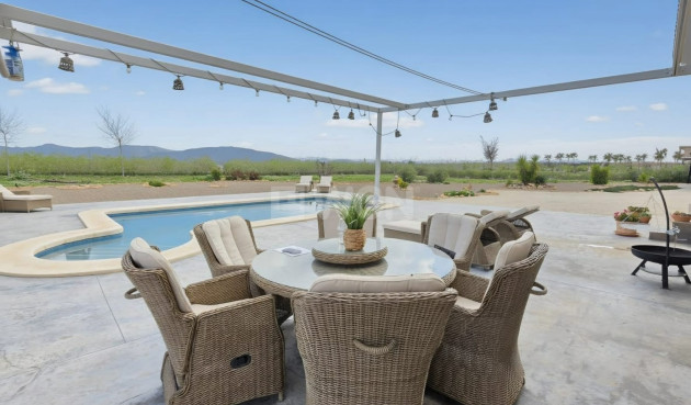 Resale - Villa - Pinoso - Inland