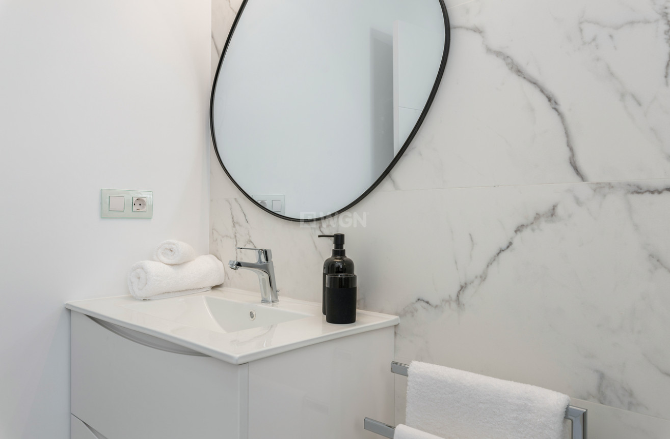 Odsprzedaż - Mieszkanie w bloku - San Miguel de Salinas - Inland