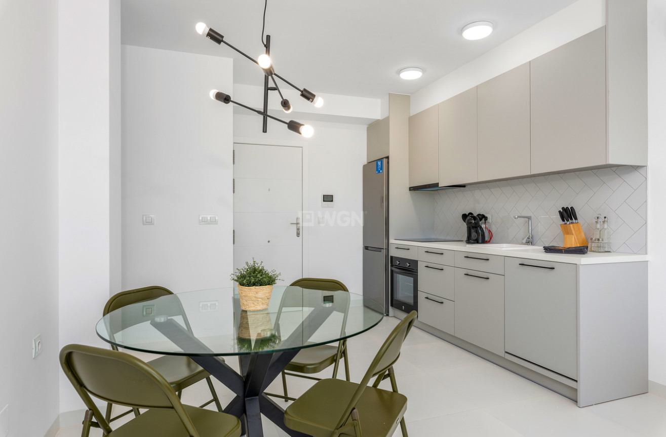 Odsprzedaż - Mieszkanie w bloku - San Miguel de Salinas - Inland