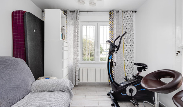 Odsprzedaż - Kamienica - Torrevieja - Costa Blanca