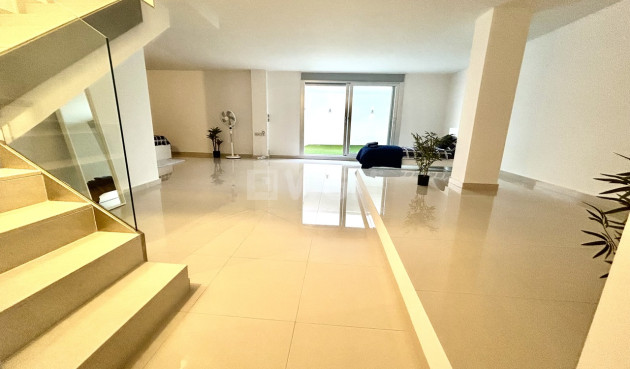 Resale - Villa - Villamartin - Costa Blanca