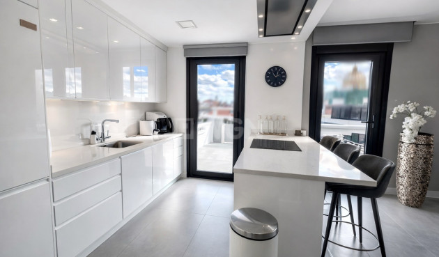 Odsprzedaż - Villa - Los Balcones - Costa Blanca