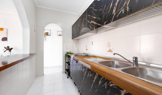 Resale - Villa - Torrevieja - Nueva Torrevieja