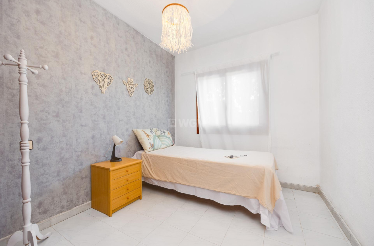 Resale - Villa - Torrevieja - Nueva Torrevieja