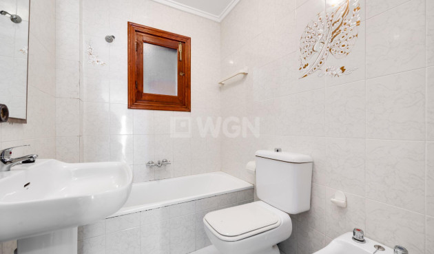 Resale - Villa - Torrevieja - Nueva Torrevieja