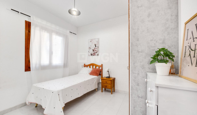 Resale - Villa - Torrevieja - Nueva Torrevieja