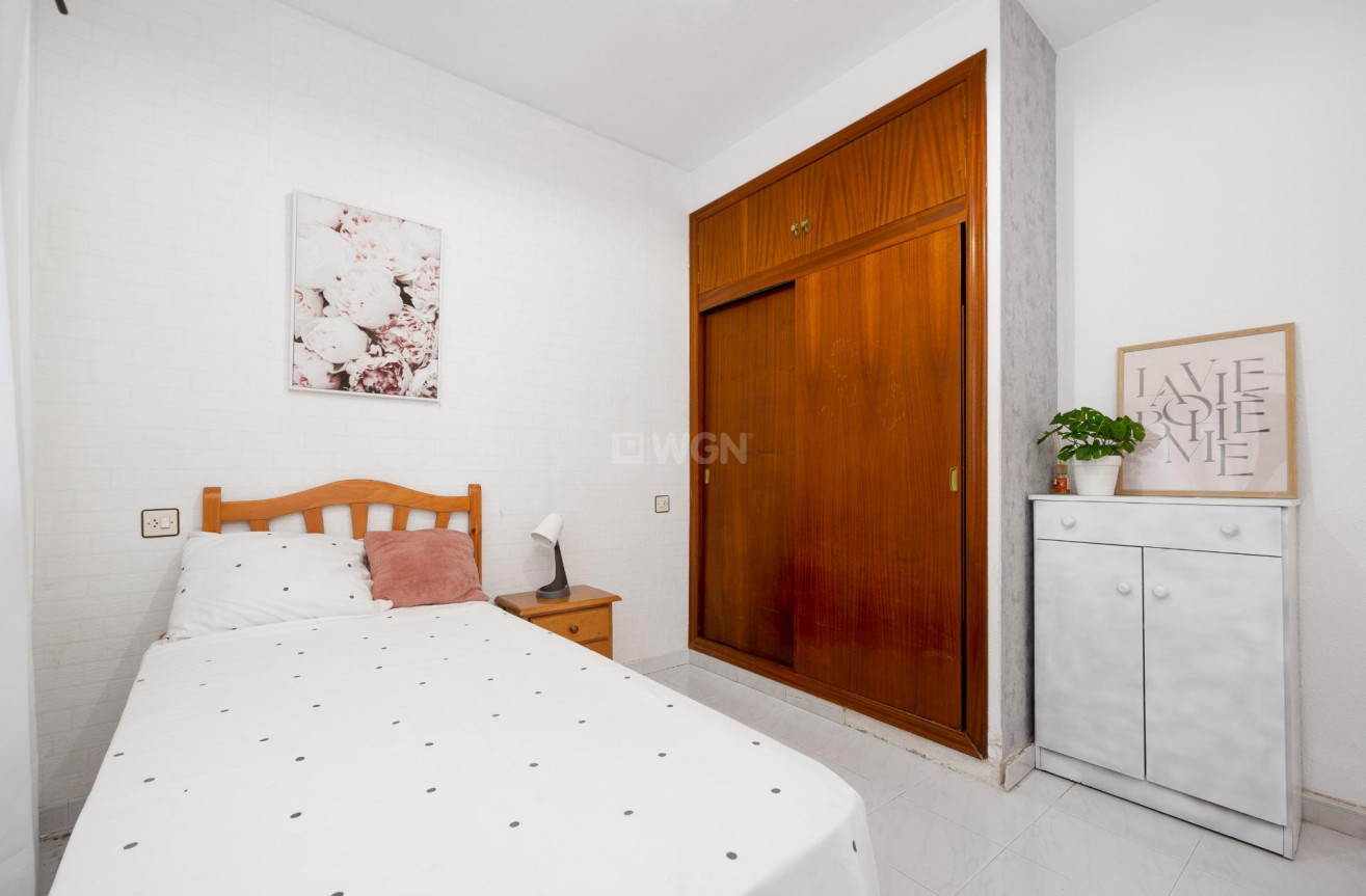 Resale - Villa - Torrevieja - Nueva Torrevieja