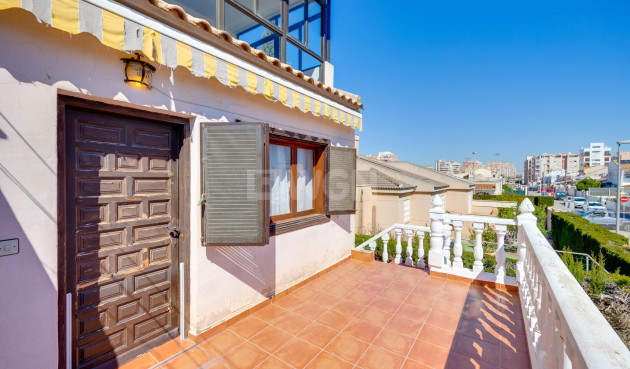 Resale - Villa - Torrevieja - Nueva Torrevieja
