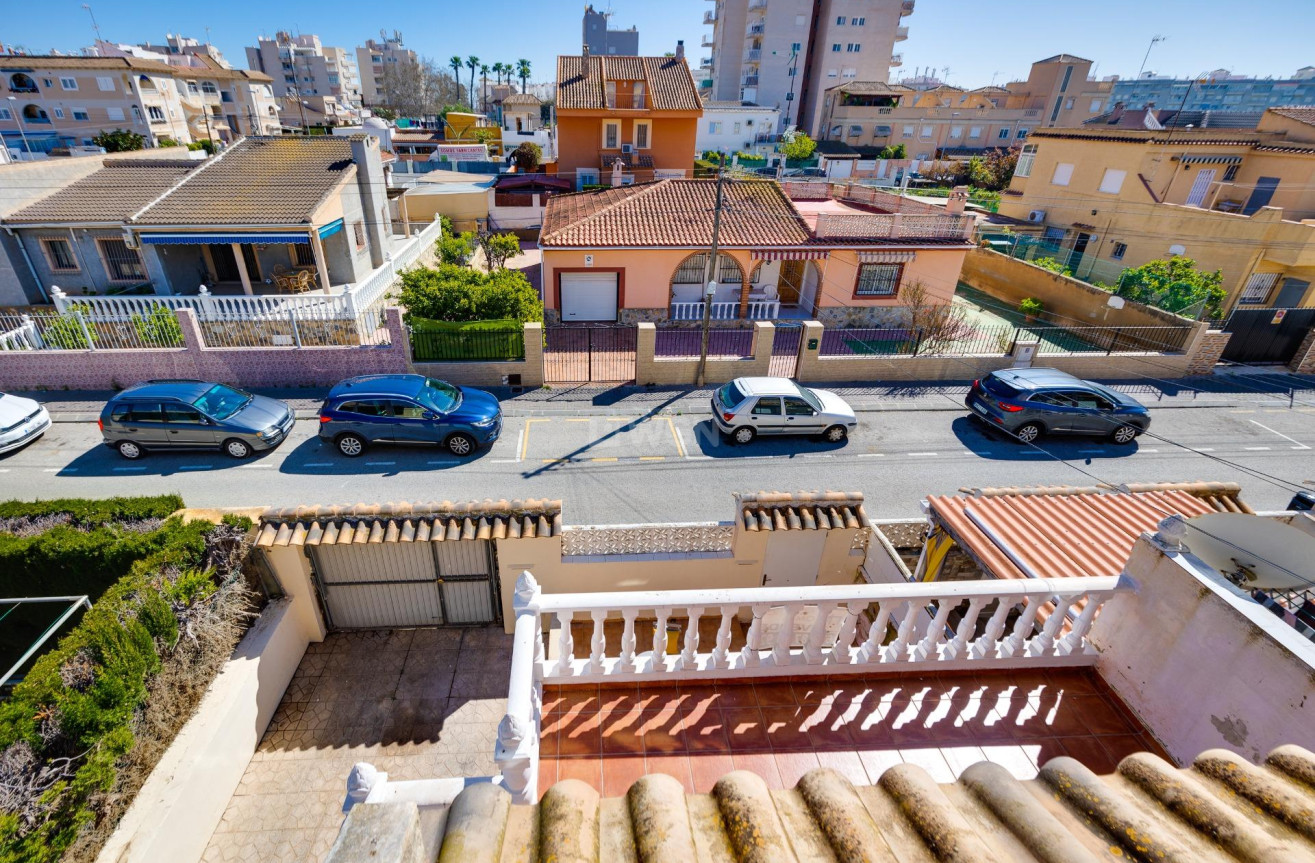 Resale - Villa - Torrevieja - Nueva Torrevieja