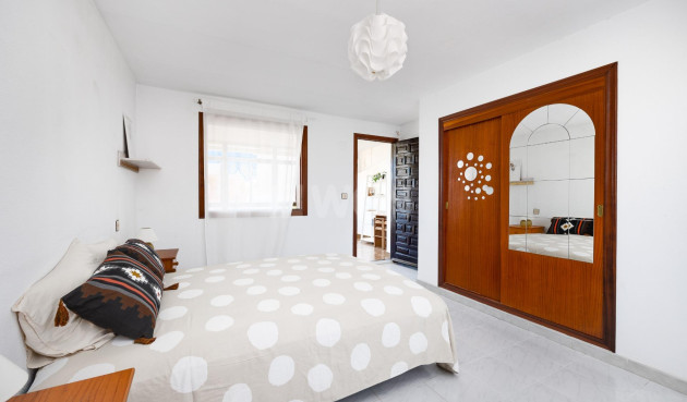 Resale - Villa - Torrevieja - Nueva Torrevieja