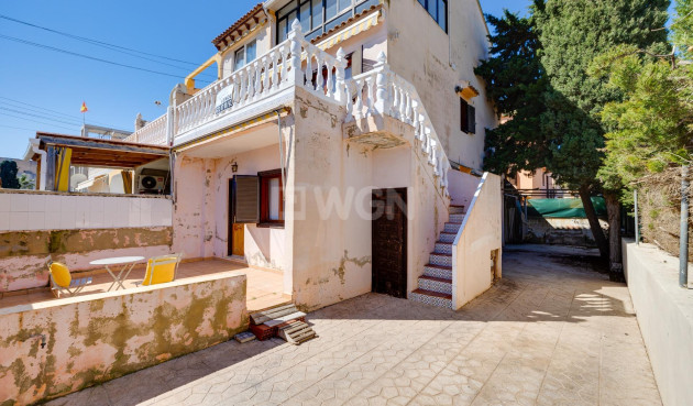 Resale - Villa - Torrevieja - Nueva Torrevieja
