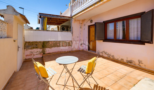 Resale - Villa - Torrevieja - Nueva Torrevieja