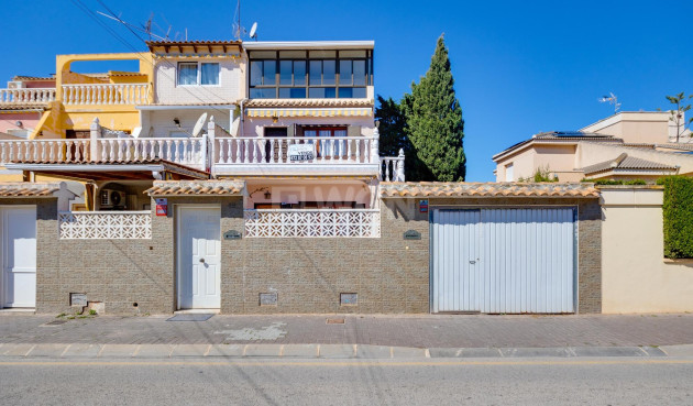 Resale - Villa - Torrevieja - Nueva Torrevieja