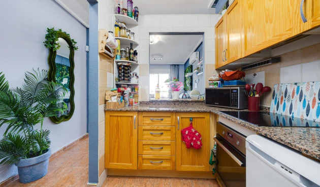 Odsprzedaż - Mieszkanie w bloku - Torrevieja - Centro