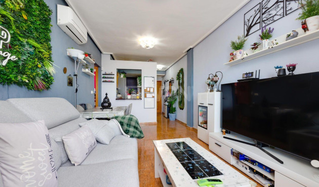 Odsprzedaż - Mieszkanie w bloku - Torrevieja - Centro