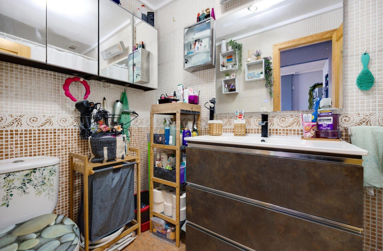 Odsprzedaż - Mieszkanie w bloku - Torrevieja - Centro