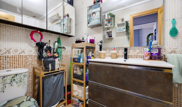 Odsprzedaż - Mieszkanie w bloku - Torrevieja - Centro