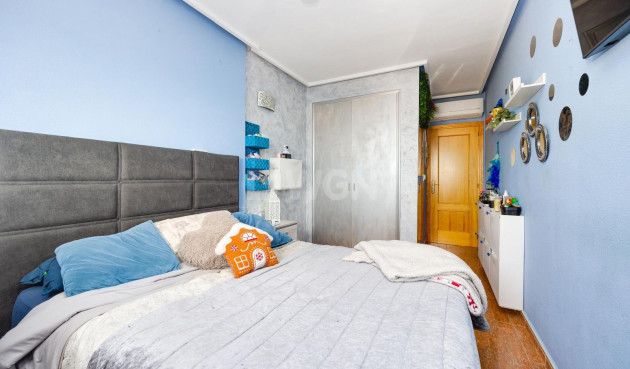 Odsprzedaż - Mieszkanie w bloku - Torrevieja - Centro