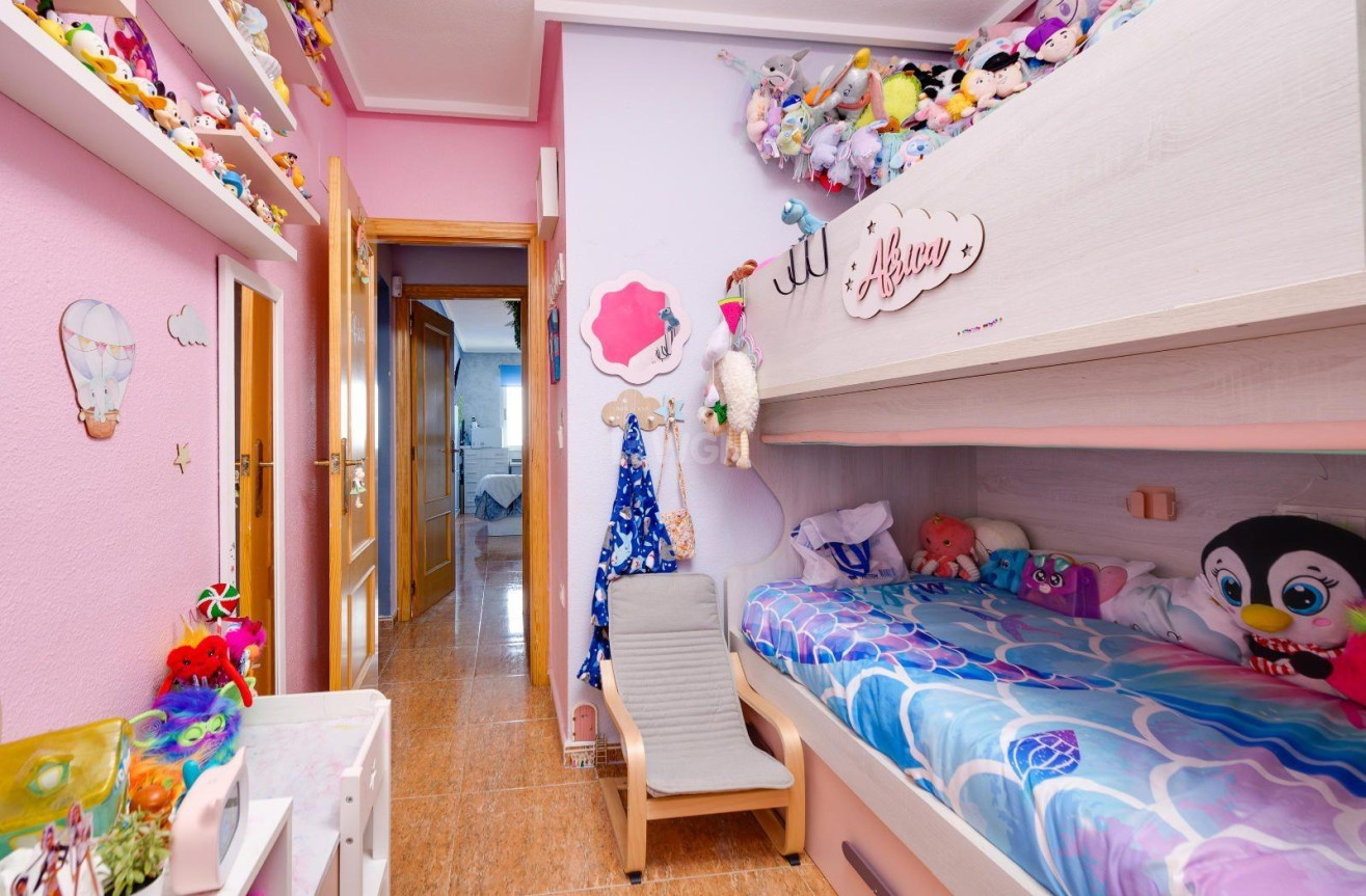 Odsprzedaż - Mieszkanie w bloku - Torrevieja - Centro